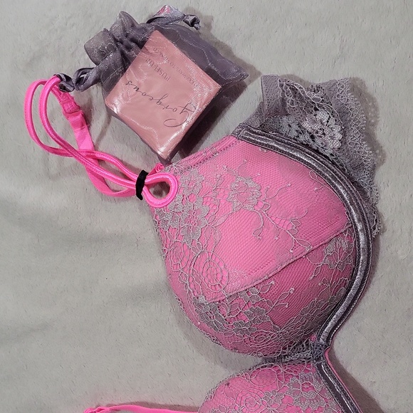 Victoria's Secret Sexy Little Things Bra - Picture 3 of 16